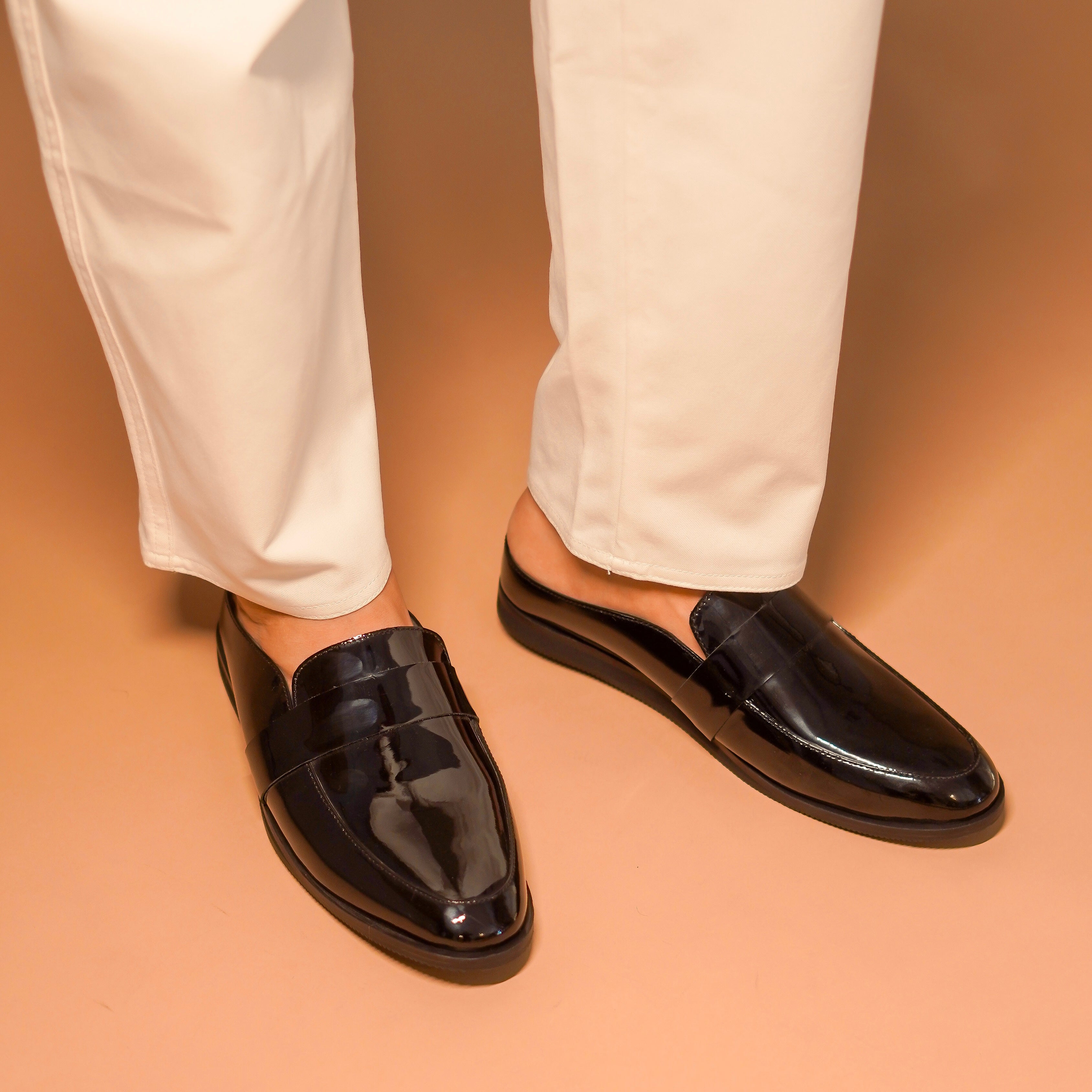 Hoffler Lustro | Black patent leather mules